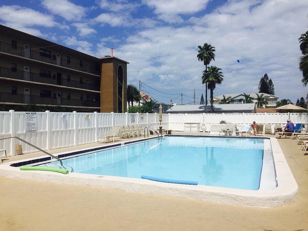 Escape To Paradise St. Pete Beach Exterior foto